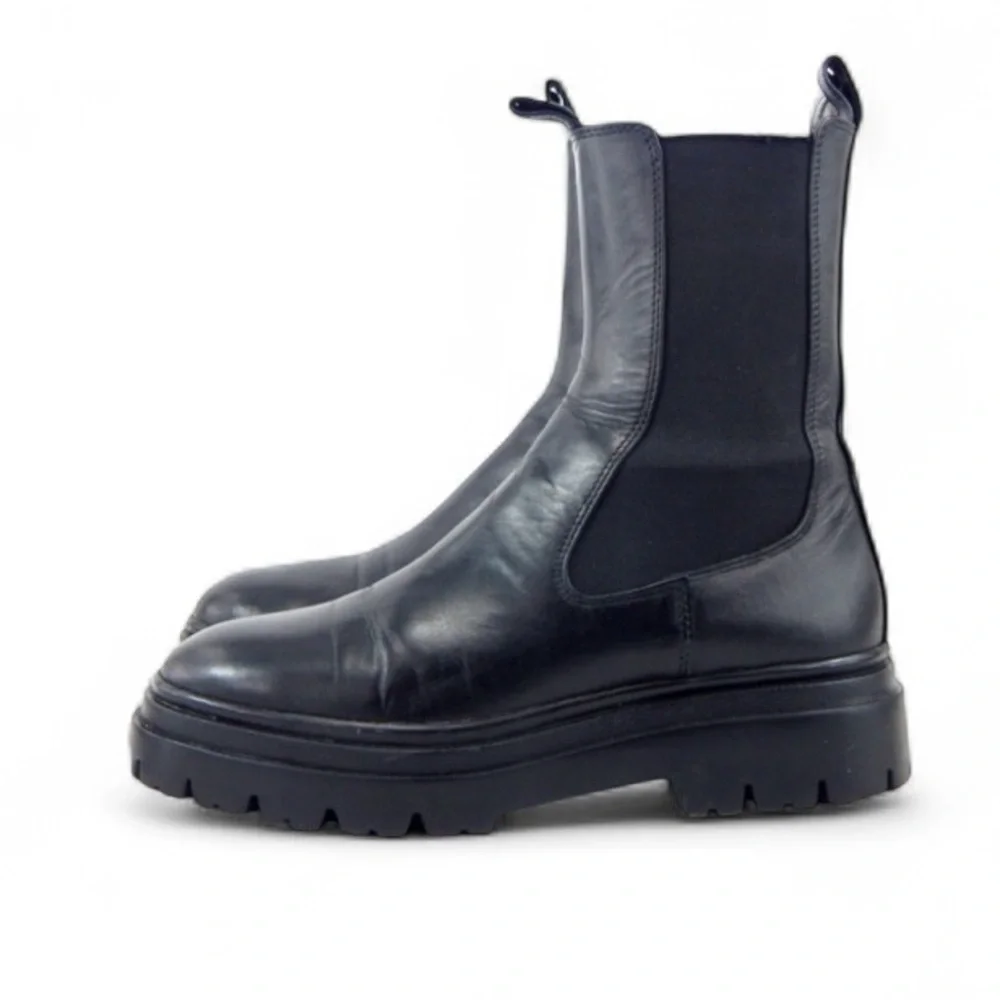 Zara excellent minor